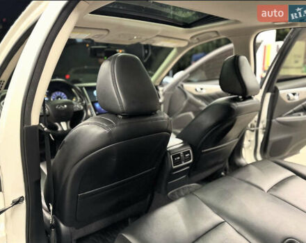 Белый Инфинити Q50, объемом двигателя 3.7 л и пробегом 260 тыс. км за 13500 $, фото 6 на Automoto.ua