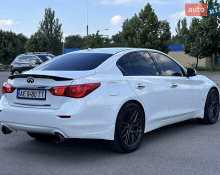 Белый Инфинити Q50, объемом двигателя 3.7 л и пробегом 260 тыс. км за 13500 $, фото 2 на Automoto.ua