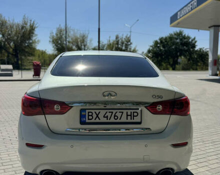 Белый Инфинити Q50, объемом двигателя 2.14 л и пробегом 250 тыс. км за 14500 $, фото 5 на Automoto.ua