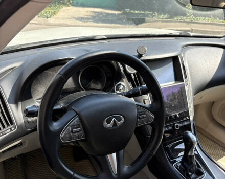 Белый Инфинити Q50, объемом двигателя 3.7 л и пробегом 225 тыс. км за 12900 $, фото 6 на Automoto.ua