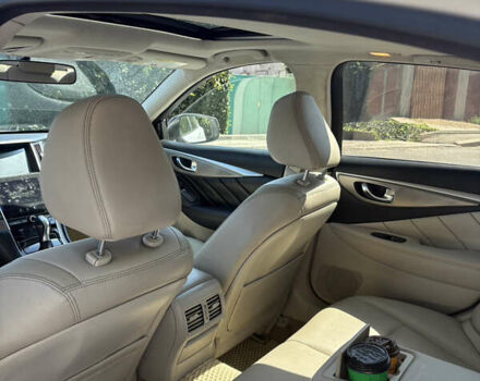 Белый Инфинити Q50, объемом двигателя 3.7 л и пробегом 225 тыс. км за 12900 $, фото 8 на Automoto.ua