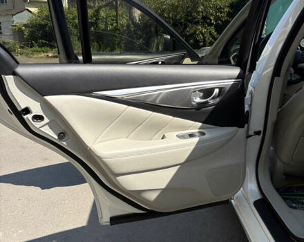 Белый Инфинити Q50, объемом двигателя 3.7 л и пробегом 225 тыс. км за 12900 $, фото 10 на Automoto.ua