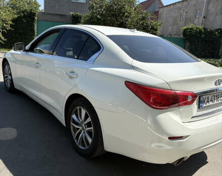 Белый Инфинити Q50, объемом двигателя 3.7 л и пробегом 225 тыс. км за 12900 $, фото 4 на Automoto.ua