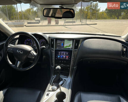 Белый Инфинити Q50, объемом двигателя 2.14 л и пробегом 250 тыс. км за 14500 $, фото 21 на Automoto.ua