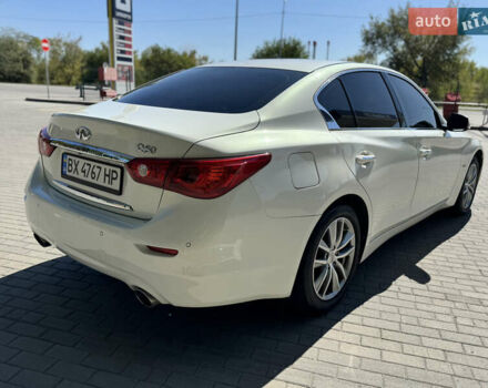 Белый Инфинити Q50, объемом двигателя 2.14 л и пробегом 250 тыс. км за 14500 $, фото 7 на Automoto.ua