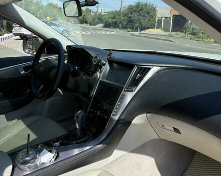 Белый Инфинити Q50, объемом двигателя 3.7 л и пробегом 225 тыс. км за 12900 $, фото 11 на Automoto.ua