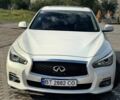 Белый Инфинити Q50, объемом двигателя 2.14 л и пробегом 143 тыс. км за 15000 $, фото 1 на Automoto.ua