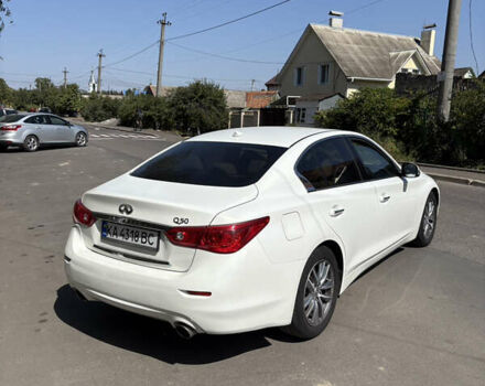 Белый Инфинити Q50, объемом двигателя 3.7 л и пробегом 225 тыс. км за 12900 $, фото 3 на Automoto.ua