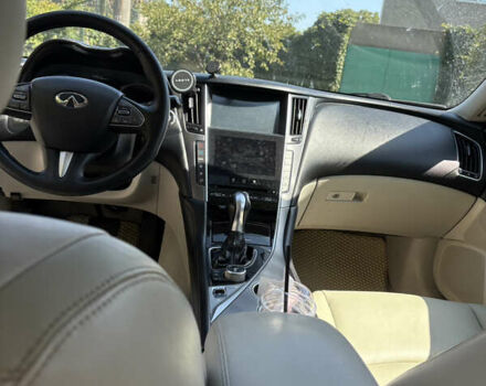 Белый Инфинити Q50, объемом двигателя 3.7 л и пробегом 225 тыс. км за 12900 $, фото 9 на Automoto.ua