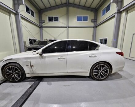 Белый Инфинити Q50, объемом двигателя 2.2 л и пробегом 163 тыс. км за 12500 $, фото 6 на Automoto.ua