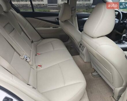 Белый Инфинити Q50, объемом двигателя 3.7 л и пробегом 124 тыс. км за 15500 $, фото 30 на Automoto.ua