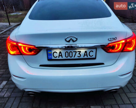 Белый Инфинити Q50, объемом двигателя 3.7 л и пробегом 172 тыс. км за 13499 $, фото 1 на Automoto.ua