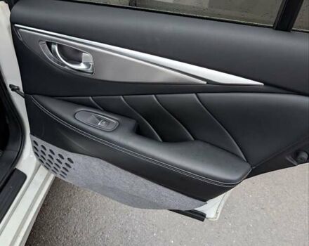 Белый Инфинити Q50, объемом двигателя 2.14 л и пробегом 190 тыс. км за 13300 $, фото 18 на Automoto.ua