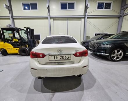 Белый Инфинити Q50, объемом двигателя 2.2 л и пробегом 163 тыс. км за 12500 $, фото 4 на Automoto.ua