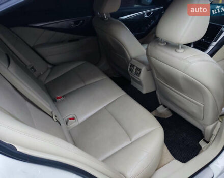 Белый Инфинити Q50, объемом двигателя 3.7 л и пробегом 172 тыс. км за 13499 $, фото 11 на Automoto.ua