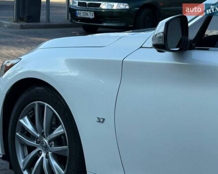 Белый Инфинити Q50, объемом двигателя 3.7 л и пробегом 185 тыс. км за 14300 $, фото 10 на Automoto.ua