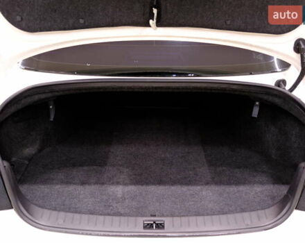 Белый Инфинити Q50, объемом двигателя 2.2 л и пробегом 150 тыс. км за 13900 $, фото 49 на Automoto.ua