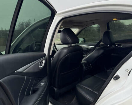 Білий Інфініті Q50, об'ємом двигуна 2.14 л та пробігом 225 тис. км за 13333 $, фото 8 на Automoto.ua