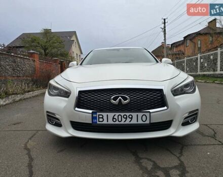 Белый Инфинити Q50, объемом двигателя 3.7 л и пробегом 124 тыс. км за 15500 $, фото 4 на Automoto.ua