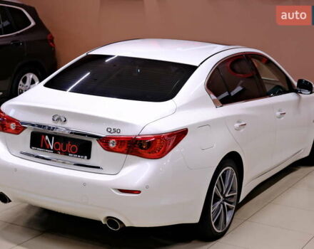 Белый Инфинити Q50, объемом двигателя 2.2 л и пробегом 150 тыс. км за 13900 $, фото 13 на Automoto.ua
