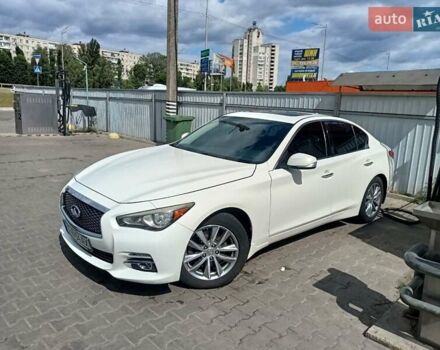 Белый Инфинити Q50, объемом двигателя 3.7 л и пробегом 84 тыс. км за 17200 $, фото 6 на Automoto.ua