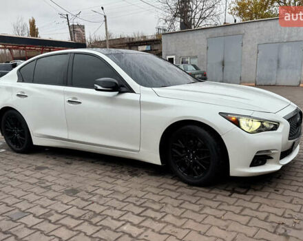 Белый Инфинити Q50, объемом двигателя 3.7 л и пробегом 244 тыс. км за 13000 $, фото 4 на Automoto.ua