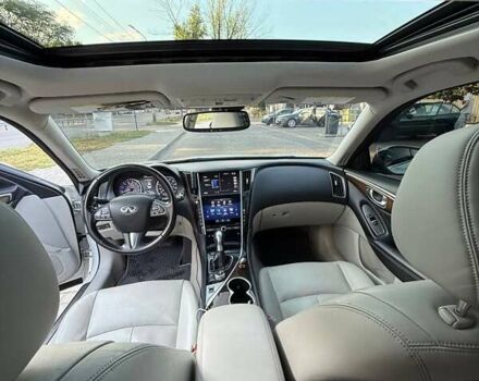 Белый Инфинити Q50, объемом двигателя 3.7 л и пробегом 185 тыс. км за 14300 $, фото 6 на Automoto.ua