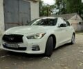 Белый Инфинити Q50, объемом двигателя 2 л и пробегом 130 тыс. км за 13000 $, фото 1 на Automoto.ua