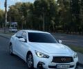 Белый Инфинити Q50, объемом двигателя 3.7 л и пробегом 180 тыс. км за 15500 $, фото 1 на Automoto.ua