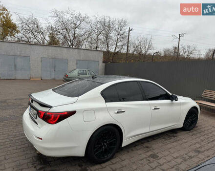 Белый Инфинити Q50, объемом двигателя 3.7 л и пробегом 244 тыс. км за 13000 $, фото 5 на Automoto.ua