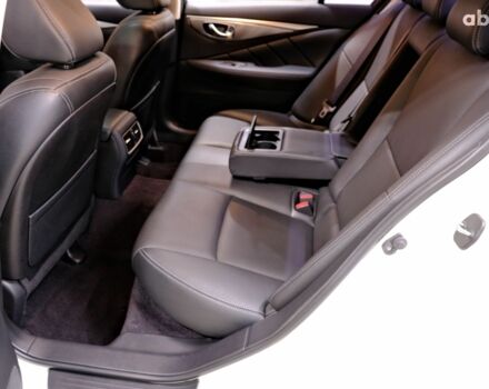 Белый Инфинити Q50, объемом двигателя 2.2 л и пробегом 150 тыс. км за 13900 $, фото 7 на Automoto.ua