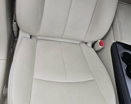 Белый Инфинити Q50, объемом двигателя 3.7 л и пробегом 124 тыс. км за 15500 $, фото 6 на Automoto.ua