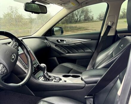 Белый Инфинити Q50, объемом двигателя 2.1 л и пробегом 220 тыс. км за 12999 $, фото 5 на Automoto.ua