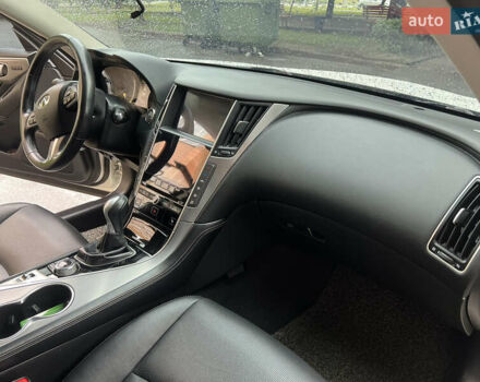 Белый Инфинити Q50, объемом двигателя 2.14 л и пробегом 200 тыс. км за 14000 $, фото 7 на Automoto.ua