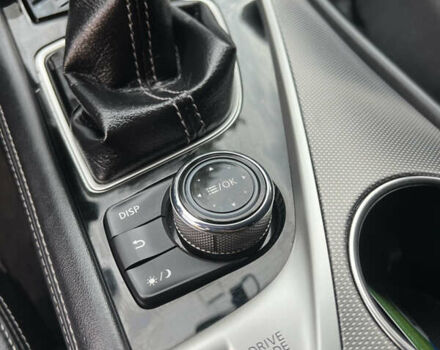 Белый Инфинити Q50, объемом двигателя 2.14 л и пробегом 200 тыс. км за 14000 $, фото 13 на Automoto.ua