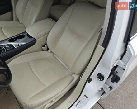 Белый Инфинити Q50, объемом двигателя 3.7 л и пробегом 124 тыс. км за 15500 $, фото 15 на Automoto.ua