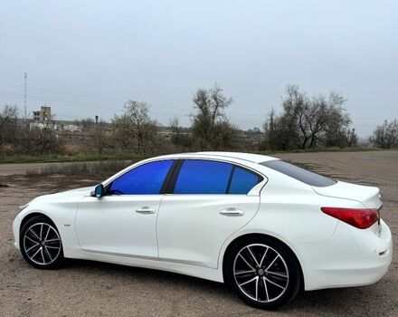 Белый Инфинити Q50, объемом двигателя 2.1 л и пробегом 220 тыс. км за 12999 $, фото 3 на Automoto.ua