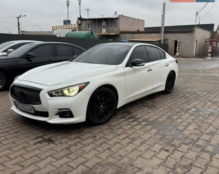 Белый Инфинити Q50, объемом двигателя 3.7 л и пробегом 244 тыс. км за 13000 $, фото 2 на Automoto.ua