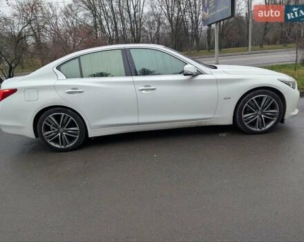 Белый Инфинити Q50, объемом двигателя 2.14 л и пробегом 190 тыс. км за 13300 $, фото 1 на Automoto.ua