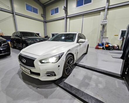 Белый Инфинити Q50, объемом двигателя 2.2 л и пробегом 163 тыс. км за 12500 $, фото 1 на Automoto.ua