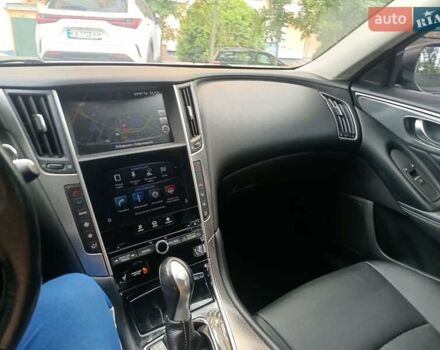 Белый Инфинити Q50, объемом двигателя 3.7 л и пробегом 84 тыс. км за 17200 $, фото 4 на Automoto.ua