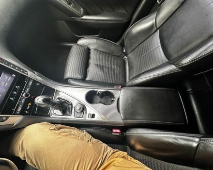 Белый Инфинити Q50, объемом двигателя 3.7 л и пробегом 129 тыс. км за 14000 $, фото 6 на Automoto.ua