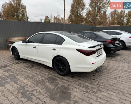 Белый Инфинити Q50, объемом двигателя 3.7 л и пробегом 244 тыс. км за 13000 $, фото 1 на Automoto.ua