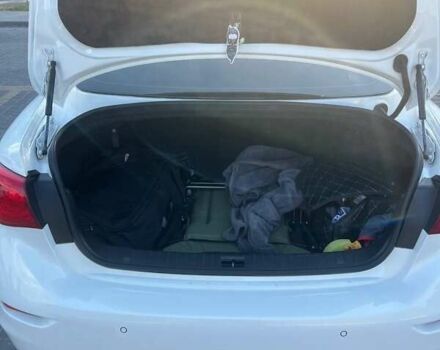 Белый Инфинити Q50, объемом двигателя 3.7 л и пробегом 185 тыс. км за 14300 $, фото 7 на Automoto.ua