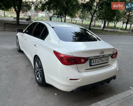 Белый Инфинити Q50, объемом двигателя 2.14 л и пробегом 200 тыс. км за 14000 $, фото 3 на Automoto.ua