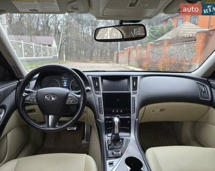 Белый Инфинити Q50, объемом двигателя 3.7 л и пробегом 124 тыс. км за 15500 $, фото 10 на Automoto.ua