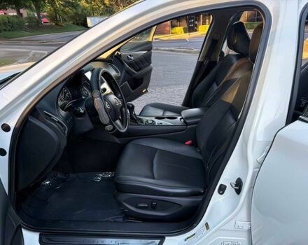 Білий Інфініті Q50, об'ємом двигуна 2 л та пробігом 74 тис. км за 6000 $, фото 8 на Automoto.ua