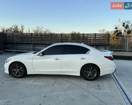 Белый Инфинити Q50, объемом двигателя 3 л и пробегом 79 тыс. км за 15500 $, фото 12 на Automoto.ua