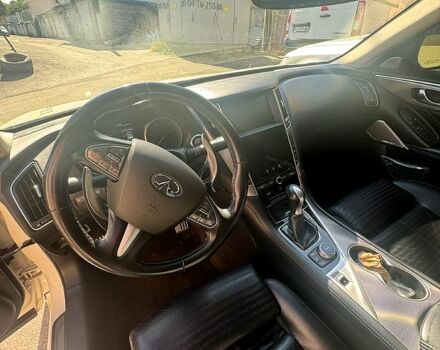 Белый Инфинити Q50, объемом двигателя 3 л и пробегом 115 тыс. км за 6700 $, фото 1 на Automoto.ua