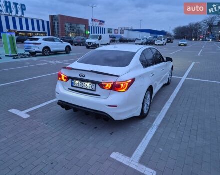 Білий Інфініті Q50, об'ємом двигуна 3 л та пробігом 127 тис. км за 15000 $, фото 5 на Automoto.ua